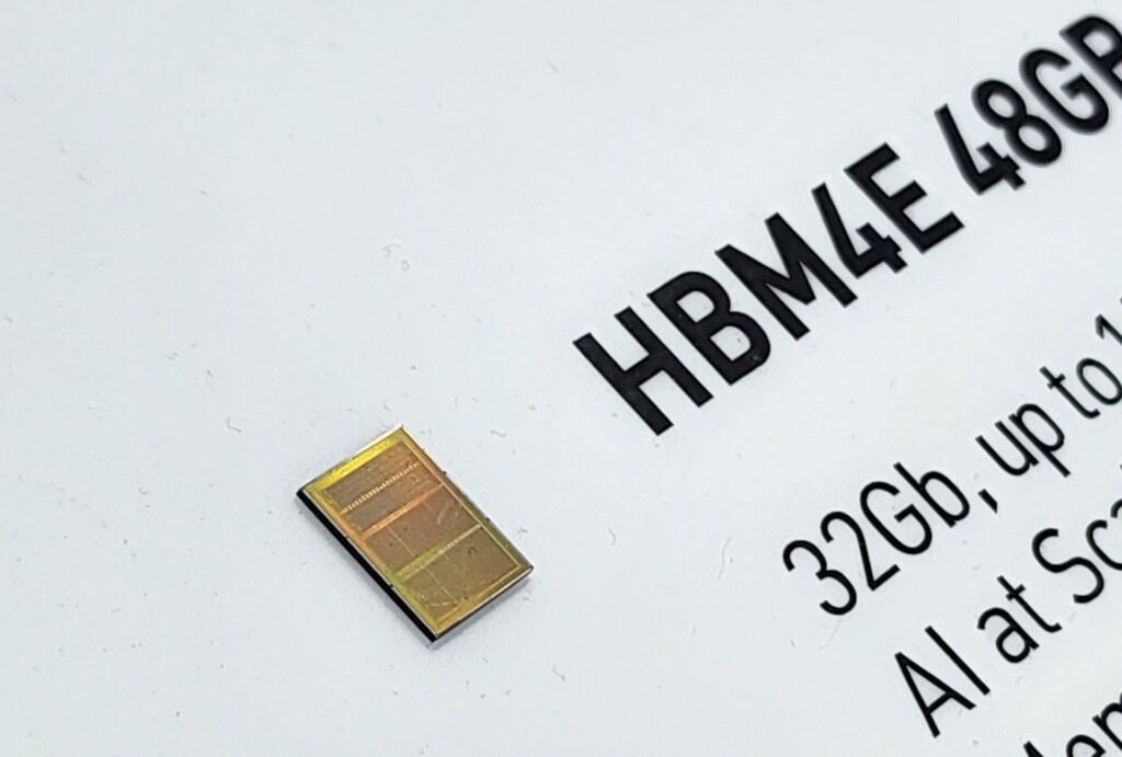 SK Hynix, 48 GB Kapasiteli HBM4E Belleğini Tanıttı