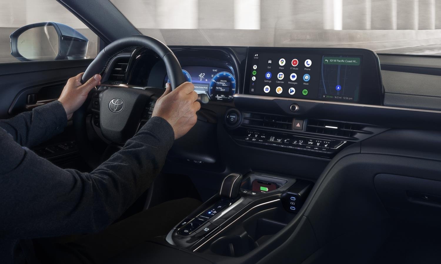 2027 model Toyota Crown tanıtıldı: 100 km'de 5.9 litre yakıyor