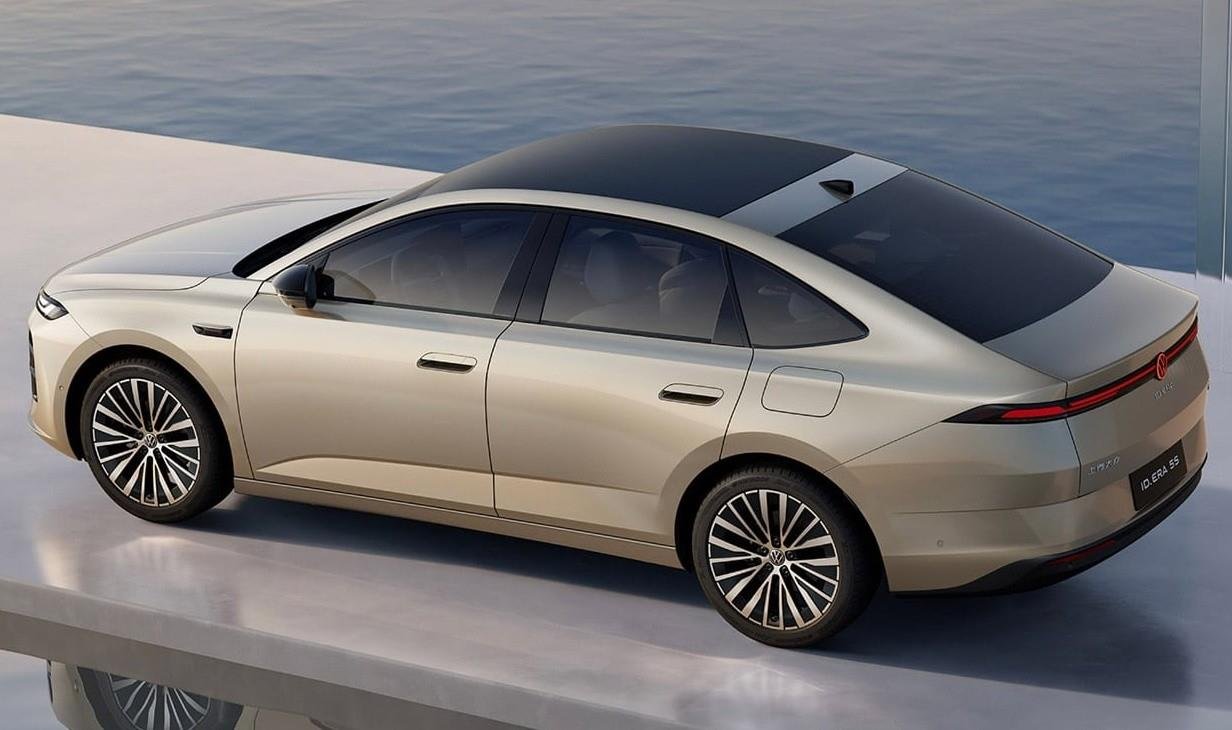 Volkswagen'den 100 km'de 2.8 litre yakan uygun fiyatlı sedan