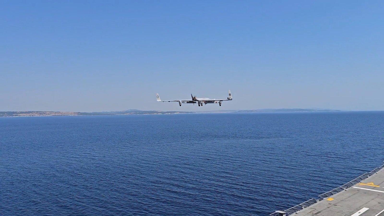 Bayraktar KALKAN DİHA, TCG Anadolu ve TCG Burgazada’dan uçtu