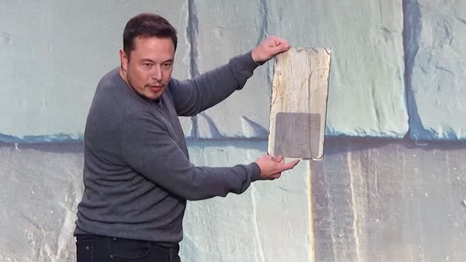 Fiyasko oldu: Tesla, Solar Roof üretimini sonlandırıyor