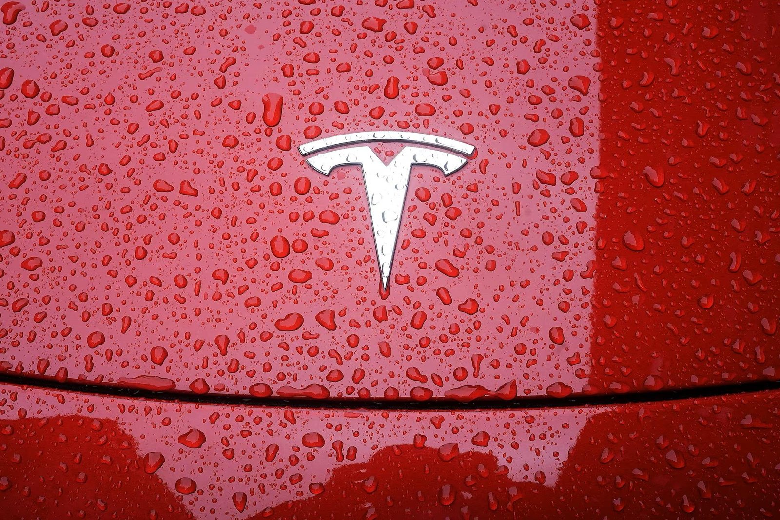 Tesla'da far krizi: 20 binden fazla araç geri çağrılıyor