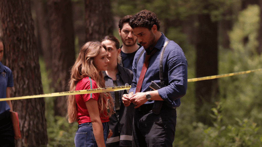 Miray Daner ve Halit Özgür Sarı'nın "Alıkara" Dizisi TOD Platformunda Yayında!