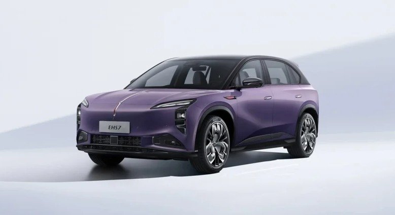 Güneşle şarj olan SUV: Hongqi'den perovskit tavan hamlesi