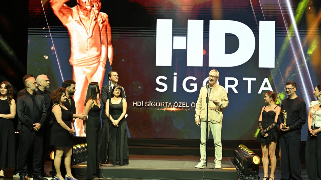HDI Sigorta Sadri Alışık Tiyatro ve Sinema Oyuncu Ödülleri Sahiplerini Buldu - Haberler