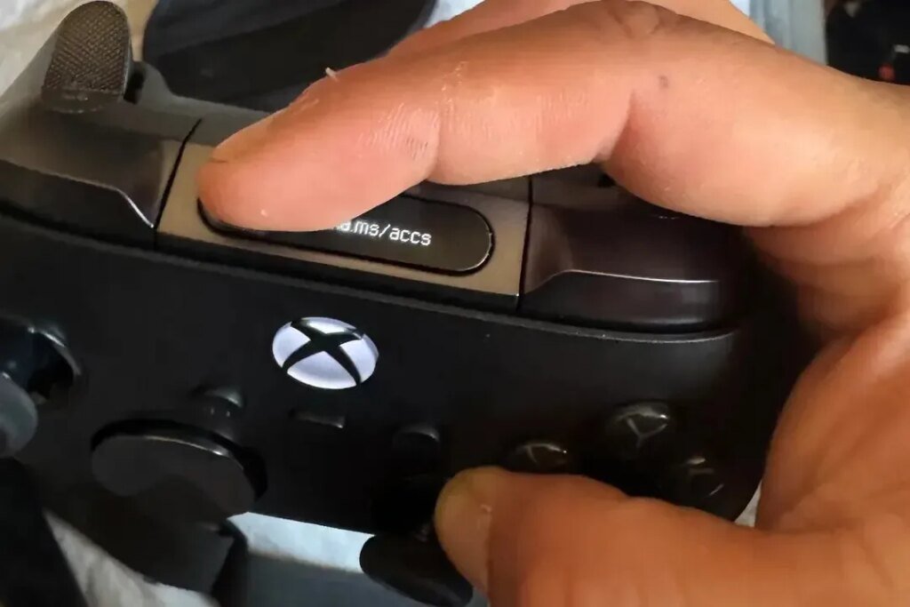 200 Dolar Verip Gizemli Bir Xbox Kontrolcüsü Aldı: Elite Series 3 Müjdesi mi Var?