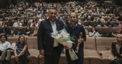 "33. Adana Altın Koza Film Festivali'nde 3. Gün: 'Canavar' ve 'Varlık' Dünya Prömiyerini Gerçekleştiriyor!" - Haberler